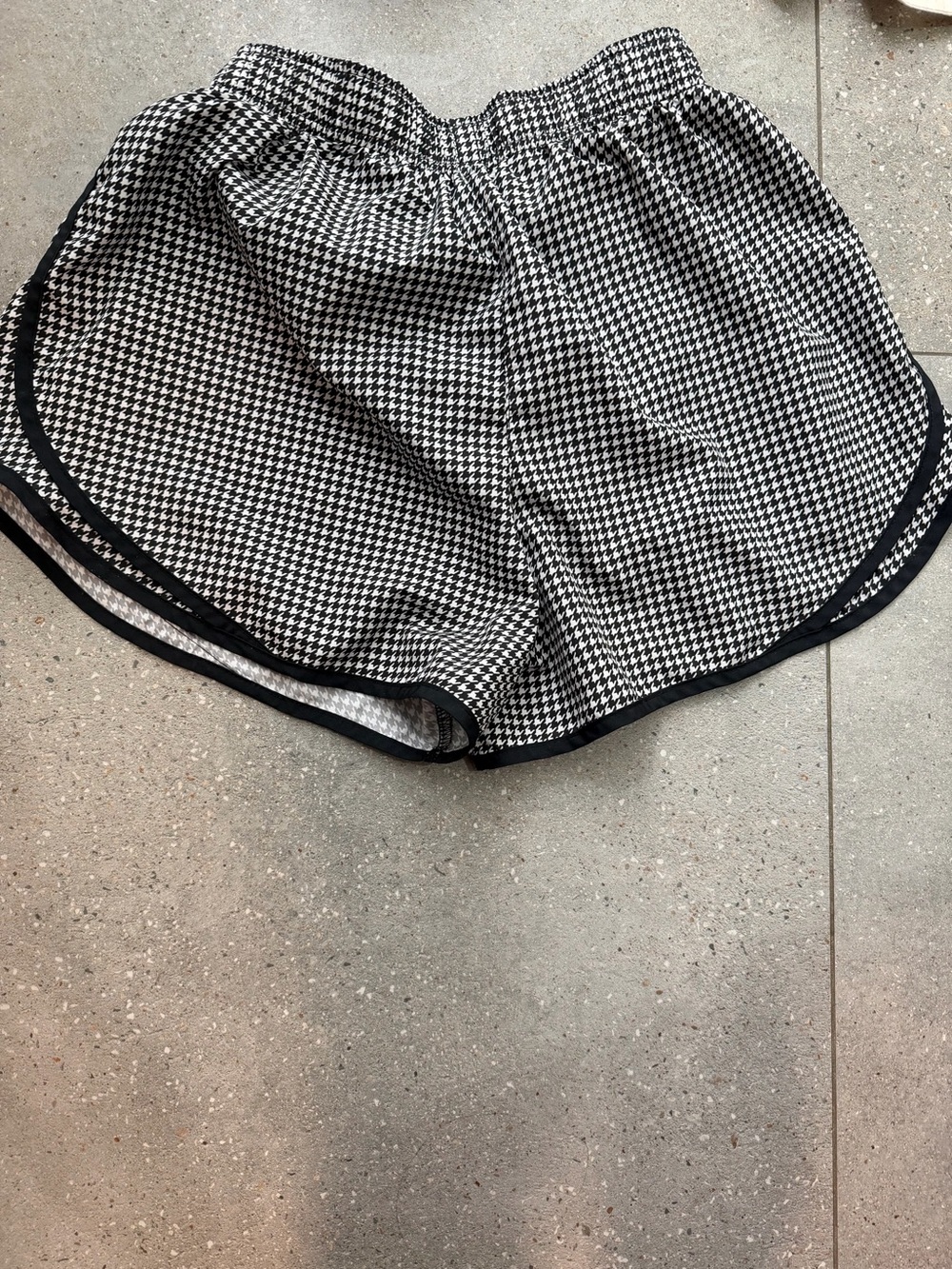 Bundle of 4 Nike DRI-FIT Running Shorts - Picture 11 of 13
